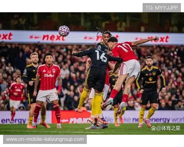 曼联为何宁可少打一人也要换下谢什科