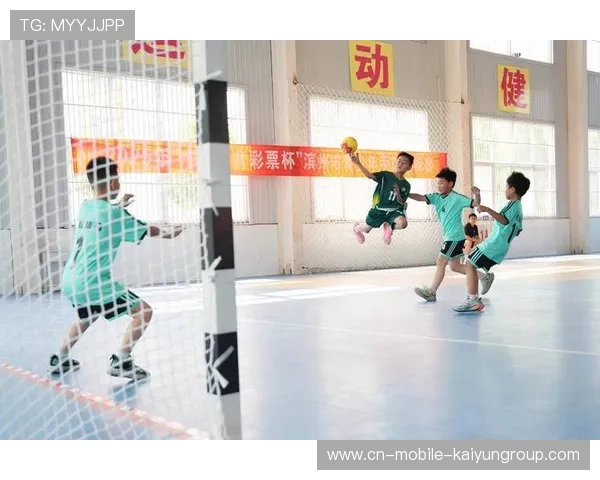 青年运动员线上线下结合训练提升训练效率，线上运动比赛