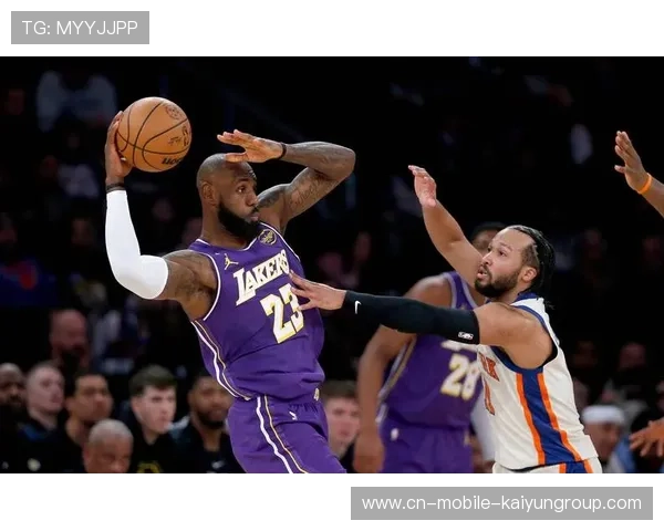 詹姆斯52分单场三双，湖人加时险胜尼克斯